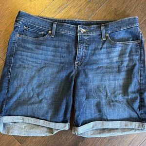 Womens Levi denim jeans shorts size 18